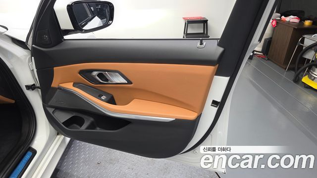 BMW 3-Series 2024 — photo 14