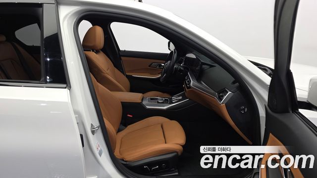 BMW 3-Series 2024 — photo 16