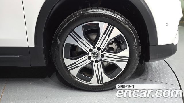 Mercedes-Benz EQB 2026 — photo 5