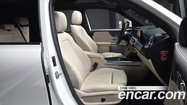 Mercedes-Benz EQB 2026 — photo 11