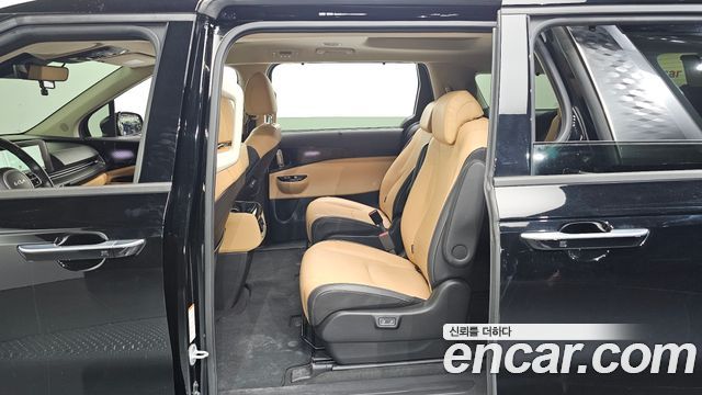 Kia Canival 2022 — photo 17