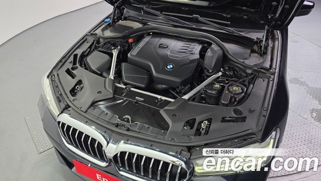 BMW 5-Series 2022 — photo 6