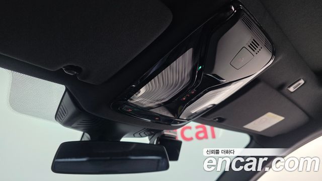 BMW 5-Series 2022 — photo 16