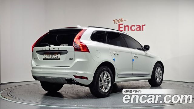 Volvo XC60 2016 — photo 2