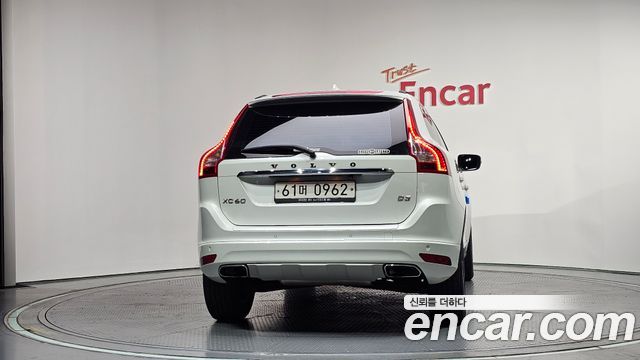 Volvo XC60 2016 — photo 4