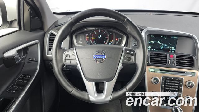 Volvo XC60 2016 — photo 13