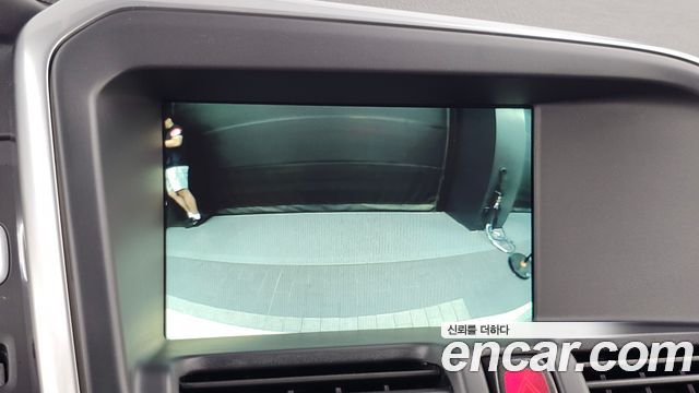Volvo XC60 2016 — photo 15