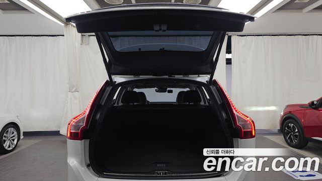 Volvo XC60 2016 — photo 20