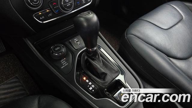 Jeep Cherokee 2020 — photo 9