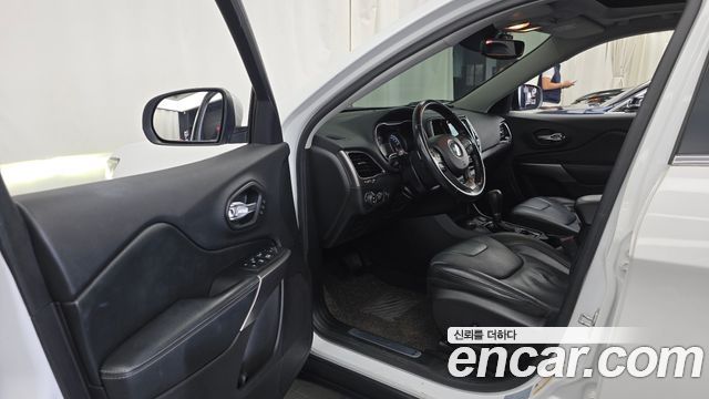 Jeep Cherokee 2020 — photo 10