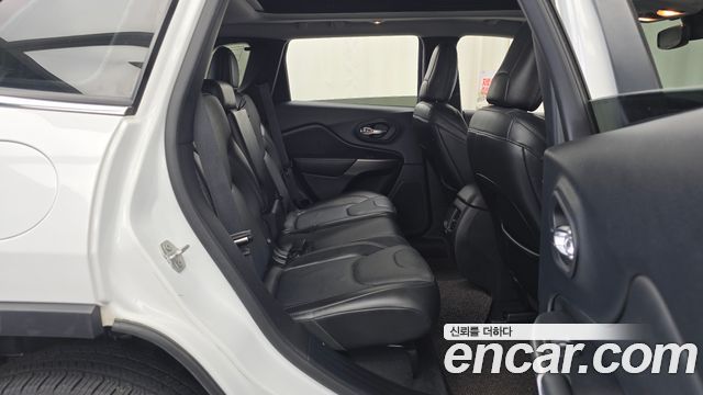 Jeep Cherokee 2020 — photo 12