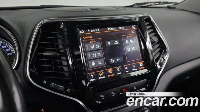 Jeep Cherokee 2020 — photo 19