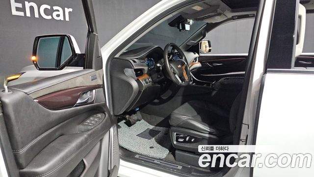 Cadillac Escalade 2020 — photo 13