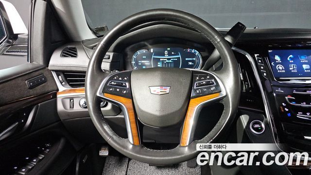 Cadillac Escalade 2020 — photo 17