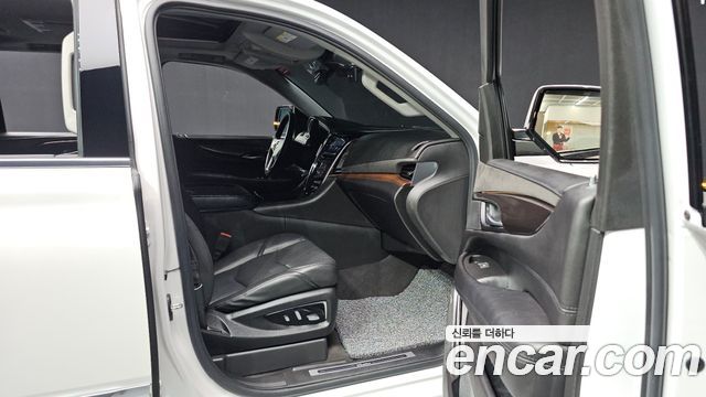 Cadillac Escalade 2020 — photo 23