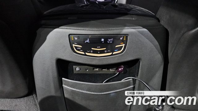 Cadillac Escalade 2020 — photo 24