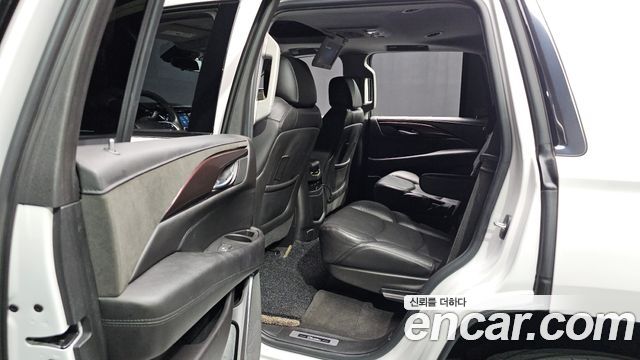 Cadillac Escalade 2020 — photo 25