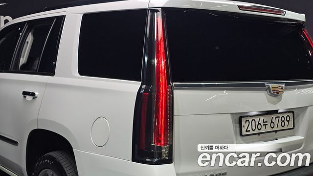 Cadillac Escalade 2020 — photo 9