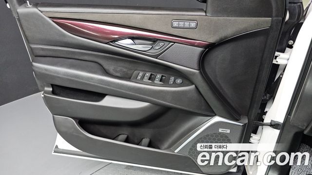 Cadillac Escalade 2020 — photo 14