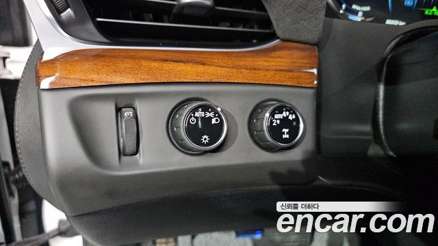 Cadillac Escalade 2020 — photo 27