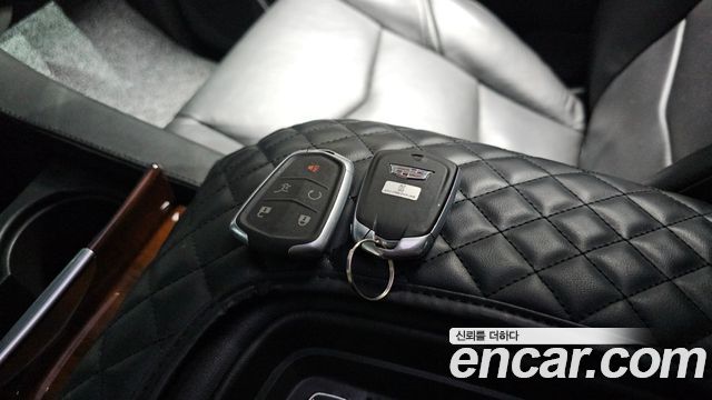 Cadillac Escalade 2020 — photo 28
