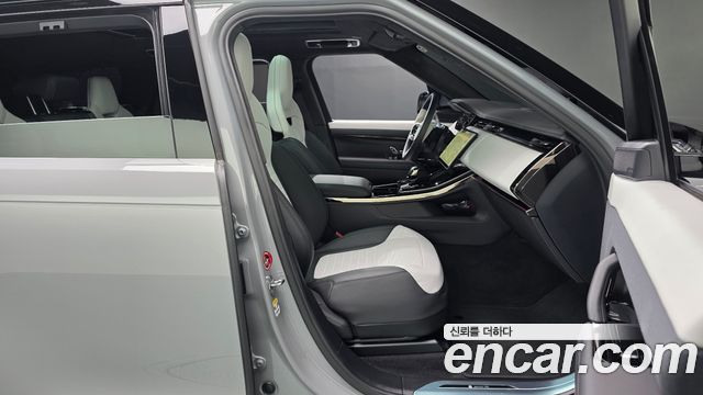 Land Rover Range Rover Sport 2025 — photo 11