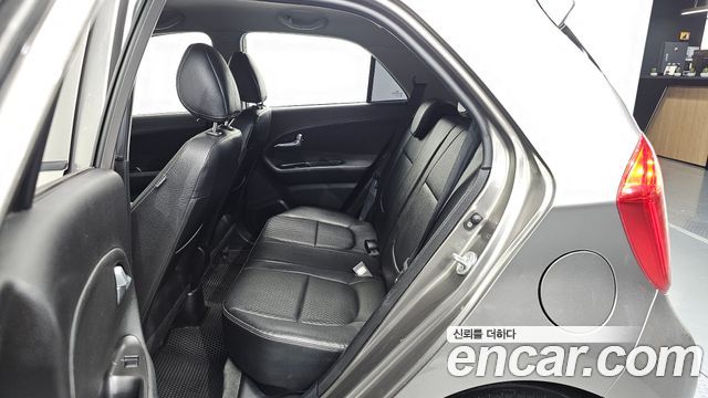 Kia morning 2012 — photo 18
