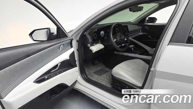 Hyundai AVANTE 2023 — photo 13