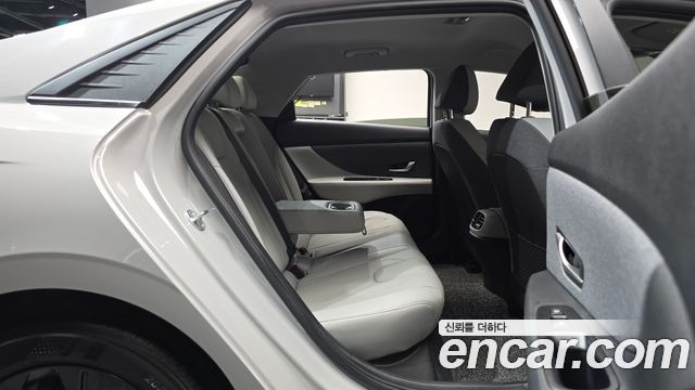 Hyundai AVANTE 2023 — photo 18