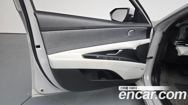 Hyundai AVANTE 2023 — photo 14