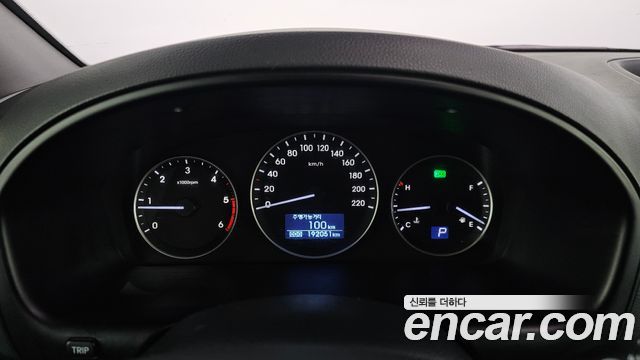 Hyundai Starex 2017 — photo 8