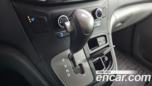 Hyundai Starex 2017 — photo 9