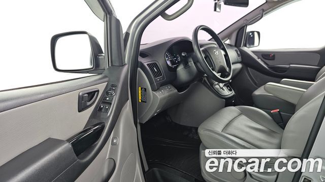 Hyundai Starex 2017 — photo 10