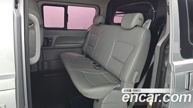 Hyundai Starex 2017 — photo 11
