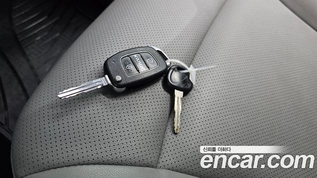 Hyundai Starex 2017 — photo 19