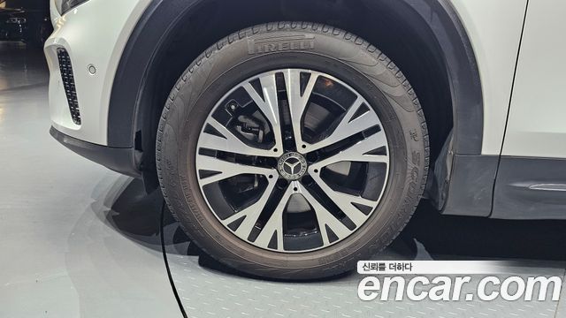 Mercedes-Benz GLB-Class 2024 — photo 5