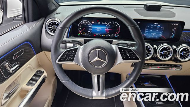Mercedes-Benz GLB-Class 2024 — photo 21