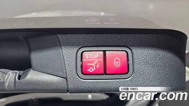 Mercedes-Benz GLB-Class 2024 — photo 25