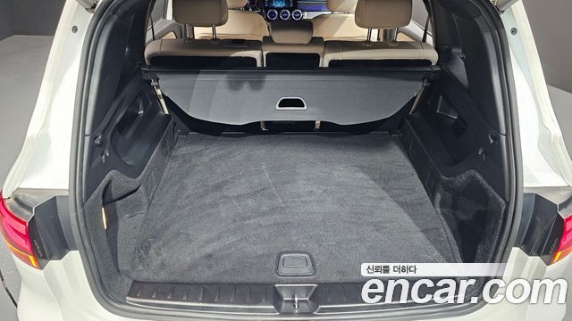 Mercedes-Benz GLB-Class 2024 — photo 26