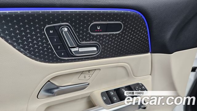 Mercedes-Benz GLB-Class 2024 — photo 29