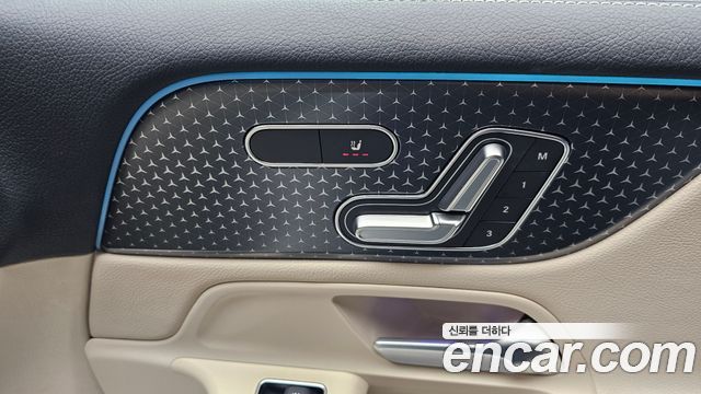 Mercedes-Benz GLB-Class 2024 — photo 33