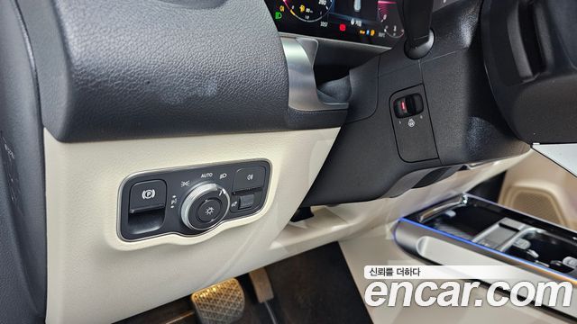 Mercedes-Benz GLB-Class 2024 — photo 34