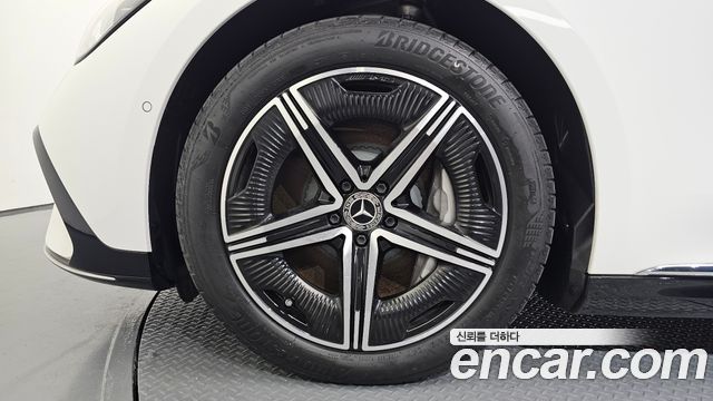 Mercedes-Benz EQE 2024 — photo 5