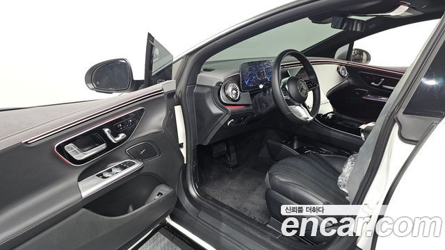 Mercedes-Benz EQE 2024 — photo 13