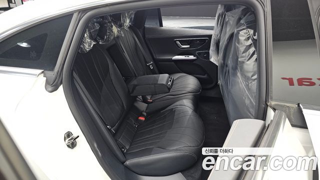Mercedes-Benz EQE 2024 — photo 17