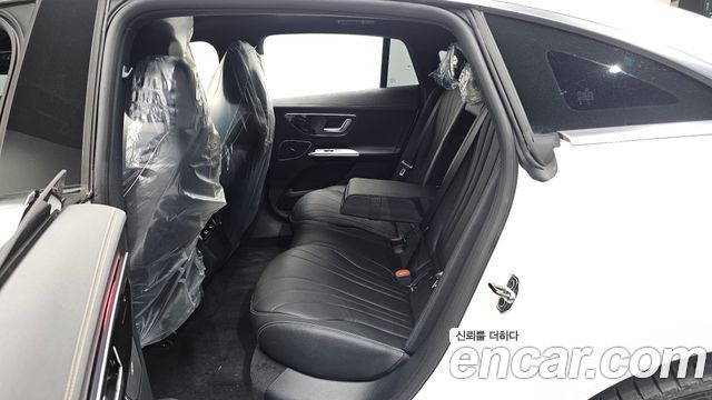 Mercedes-Benz EQE 2024 — photo 18