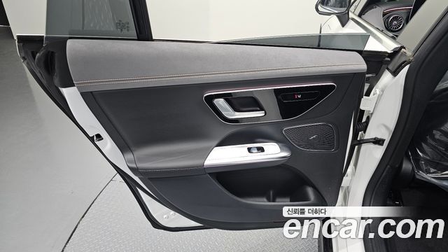 Mercedes-Benz EQE 2024 — photo 15