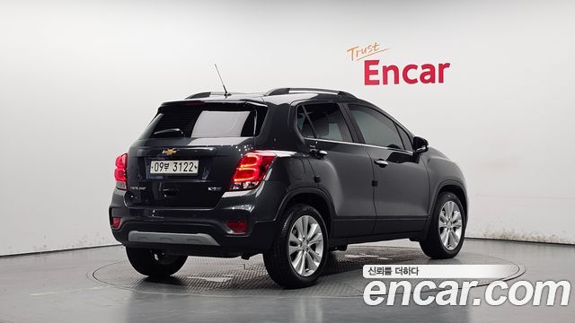 Chevrolet Korea Trax 2018 — photo 2