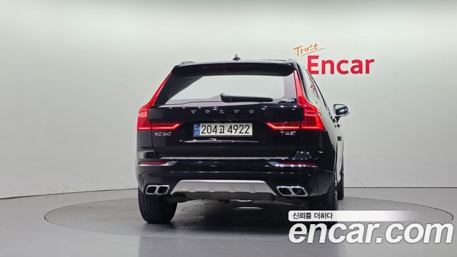 Volvo XC60 2018 — photo 4