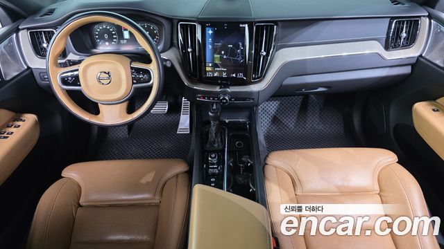 Volvo XC60 2018 — photo 7